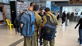 ברנדון קורף והחיילים, צילום: אינסטגרם